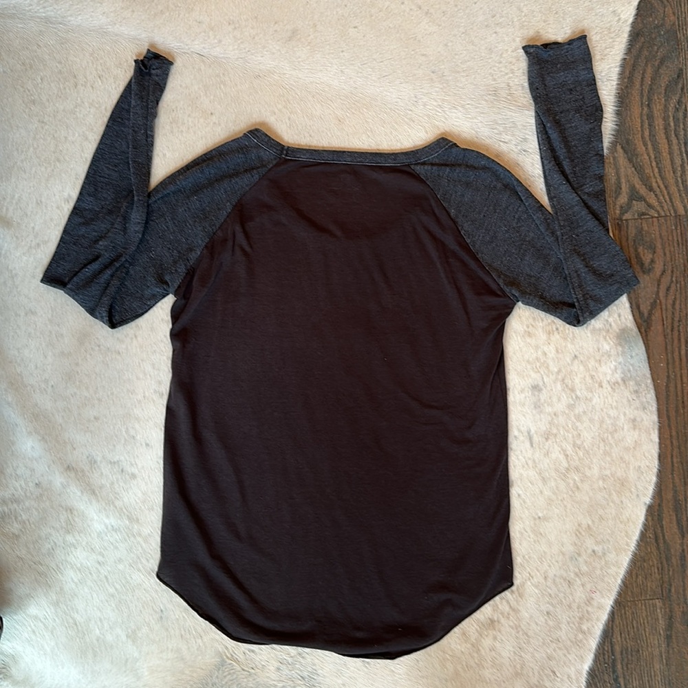 Peloton Raglan Sleeve tee bundle, size small - Picture 11 of 11